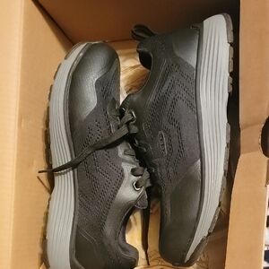 Keen Men’s Black and Gray Lace-Up Sneakers